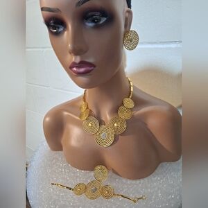 Elegant Gold Necklace and Earring Set